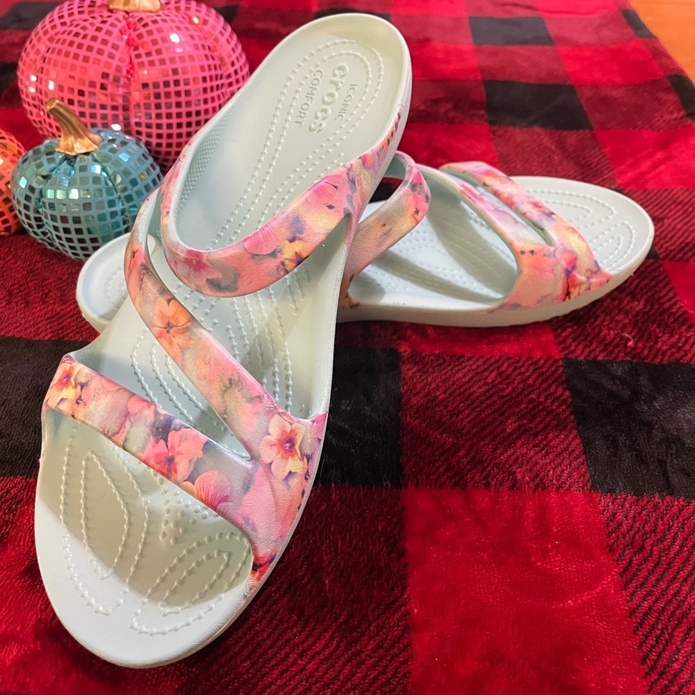 Crocs Women Multicoloured Printed Kadee II Dream Slip-On, Size 11 - Picture 1 of 16